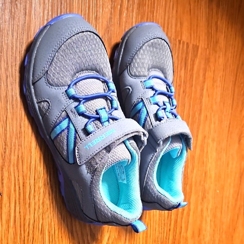 Merrell Gray and Blue Sneakers M Outback Low Style  Size 2M For Kids Never Worn